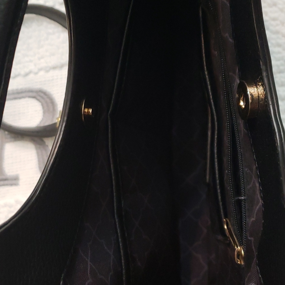 KELLY AND KATIE PURSE - Picture 4 of 6